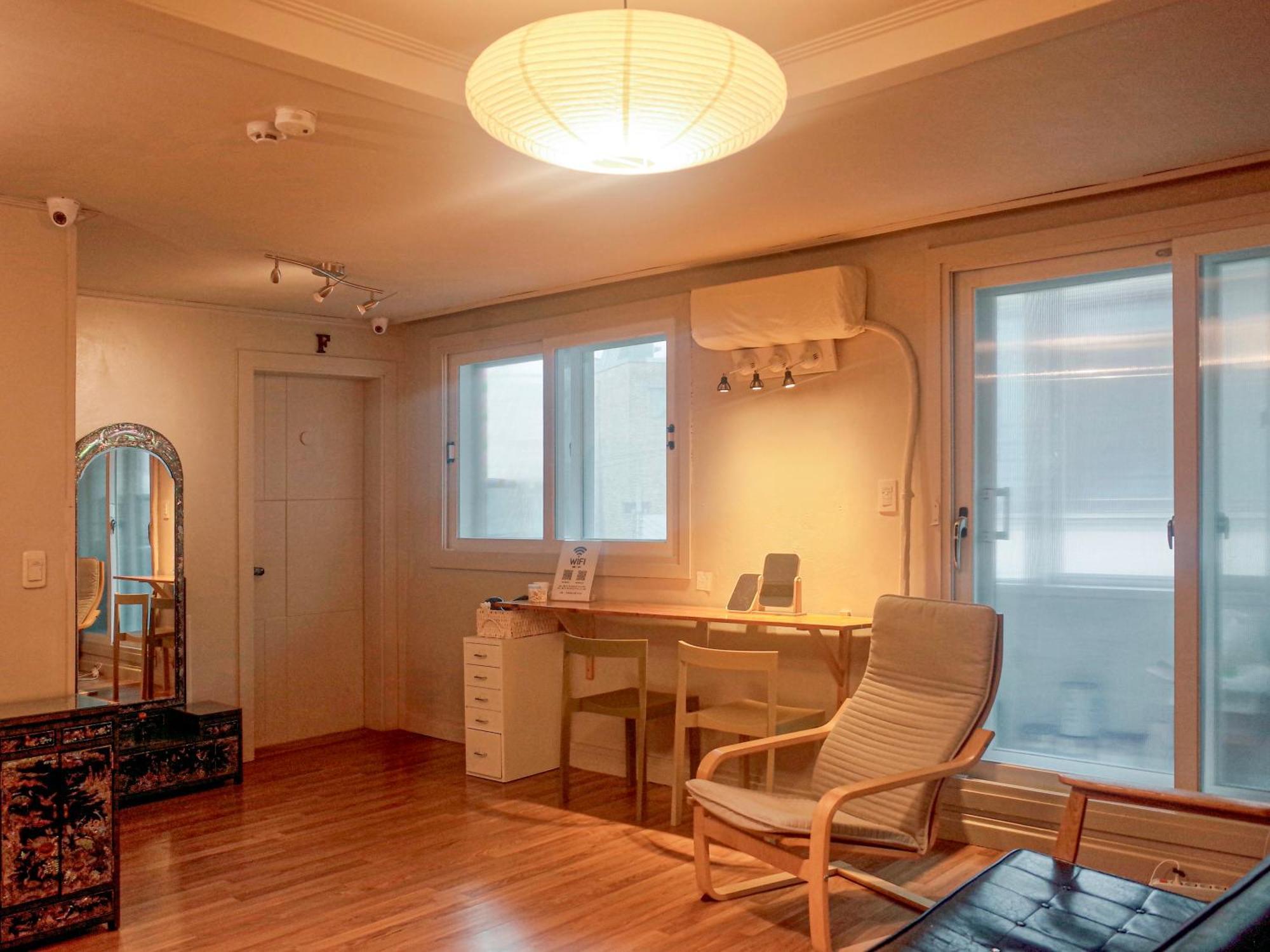 The One Hostel Hongdae In Seoul - Foreigner Only Exteriör bild