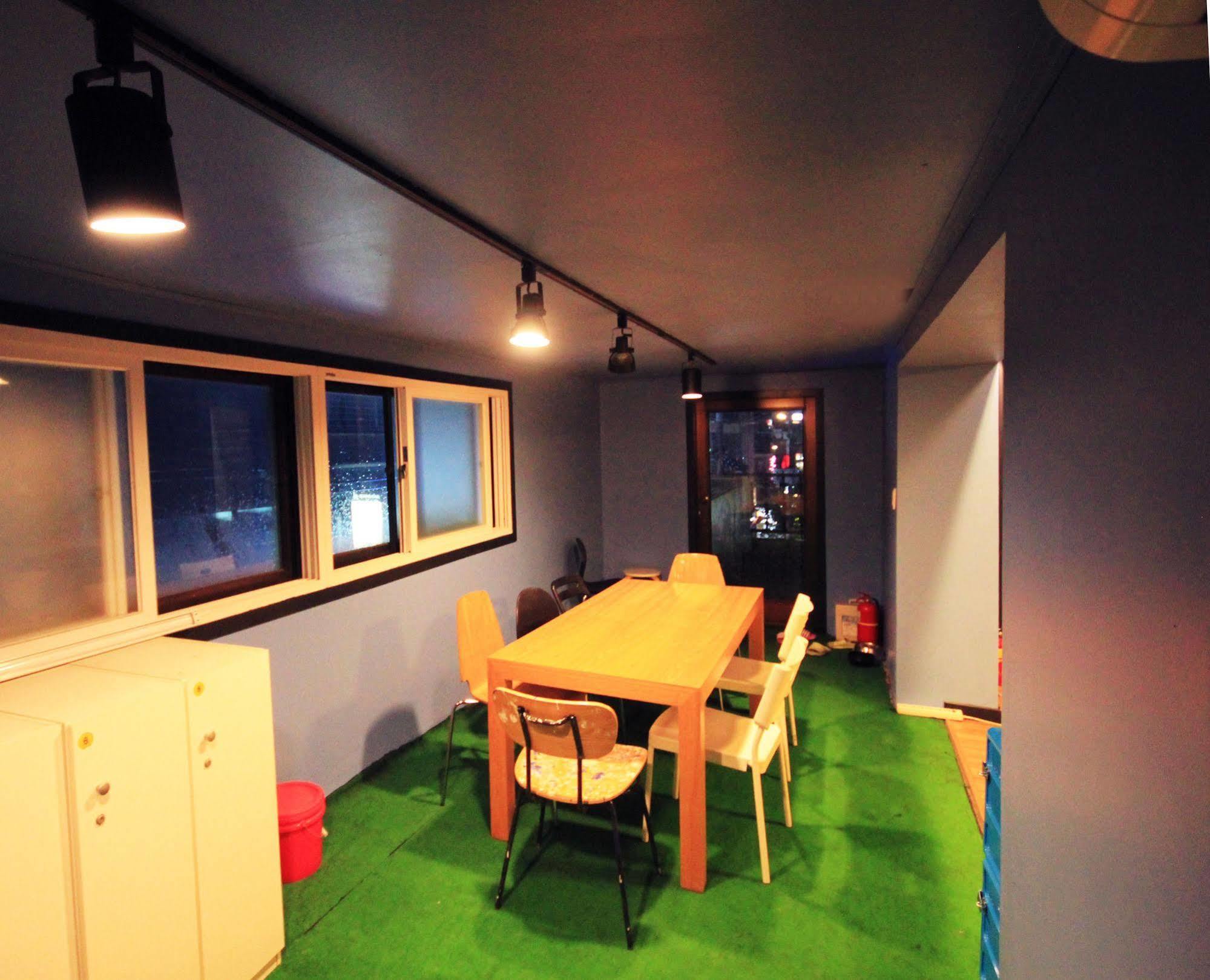 The One Hostel Hongdae In Seoul - Foreigner Only Exteriör bild